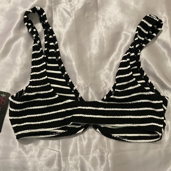 Top - Picture 2 of 3